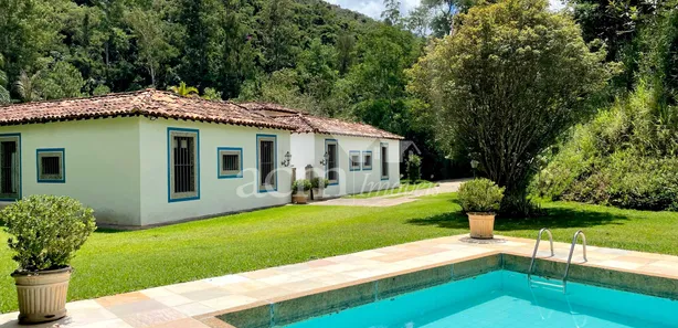 Casa com 4 Quartos para alugar, 6000m² no Cuiabá, Petrópolis