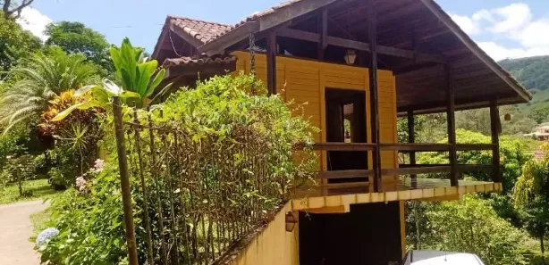 Casa com 2 Quartos para alugar, 200m² no Pedro do Rio, Petrópolis
