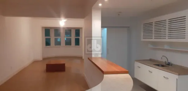 Apartamento com 3 Quartos à venda, 130m² no Leme, Rio de Janeiro