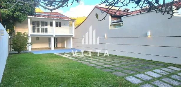 Casa com 3 Quartos para alugar, 400m² no Nogueira, Petrópolis