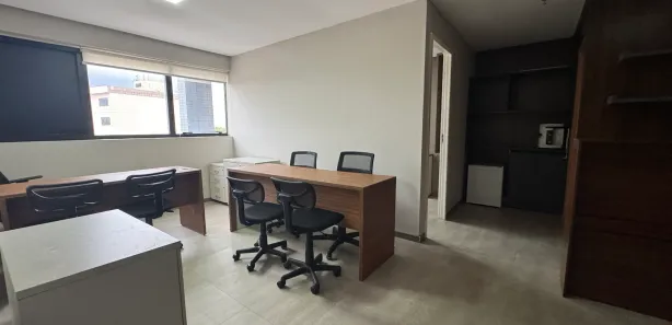 Sala Comercial com 4 Quartos para alugar, 60m² no Adrianópolis, Manaus