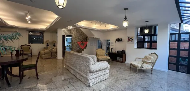 Casa com 4 Quartos para venda ou aluguel, 220m² no Copacabana, Rio de Janeiro