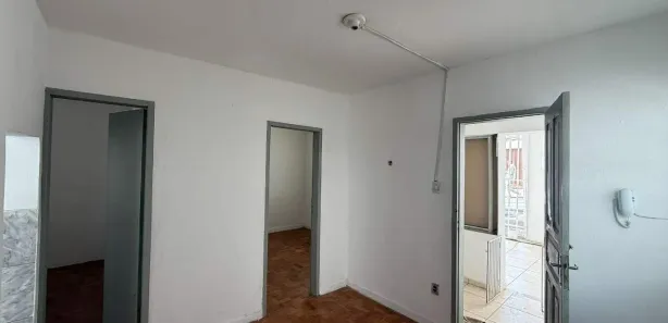 Casa com 2 Quartos para alugar, 80m² no São Marcos, Belo Horizonte