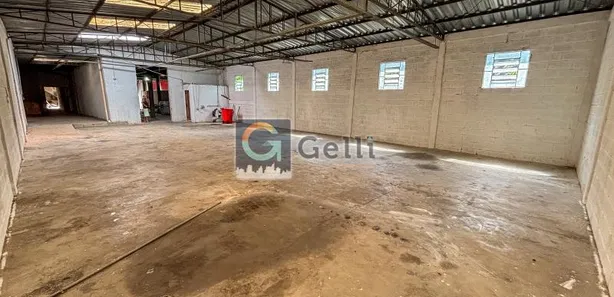 Galpão/Depósito/Armazém para alugar, 339m² no Quarteirão Brasileiro, Petrópolis