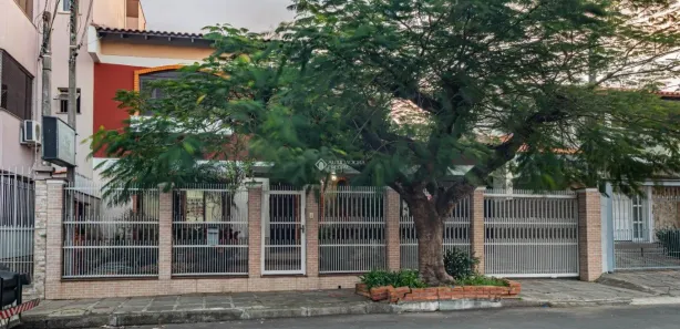 Sobrado com 4 Quartos à venda, 286m² no Vila Imbui, Cachoeirinha