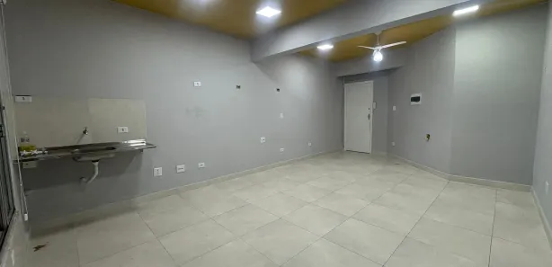 Sala Comercial para alugar, 30m² no Macuco, Santos
