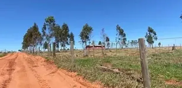 Fazenda/Sítio com 3 Quartos à venda, 80m² no Área Rural de Echaporã, Echaporã