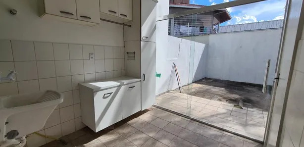Casa com 3 Quartos para venda ou aluguel, 214m² no Flores, Manaus