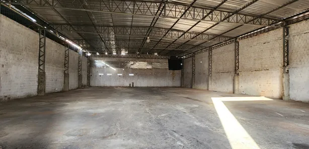 Galpão/Depósito/Armazém para alugar, 670m² no Quintas, Natal
