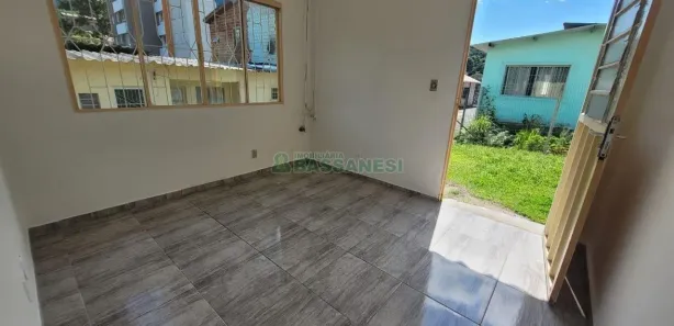 Casa com 3 Quartos à venda, 63m² no Petrópolis, Caxias do Sul