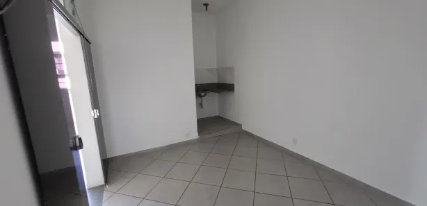 Ponto Comercial para alugar, 25m² no Santa Tereza, Belo Horizonte
