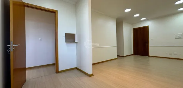 Sala Comercial à venda, 100m² no Centro, Caxias do Sul