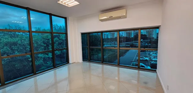 Sala Comercial para alugar, 160m² no Barra Olímpica, Rio de Janeiro