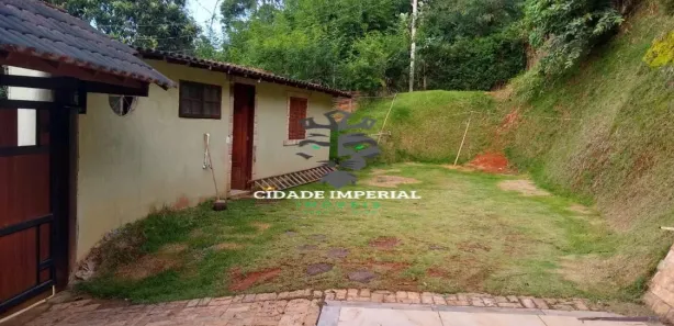 Casa de Condomínio com 3 Quartos para alugar, 120m² no Carangola, Petrópolis