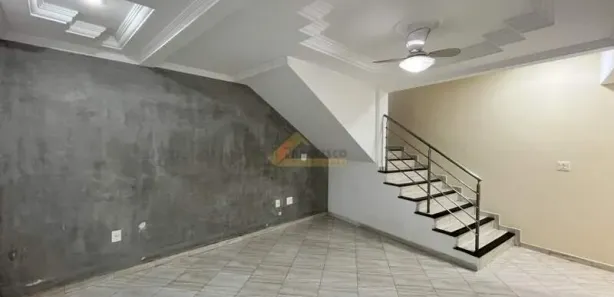 Casa com 3 Quartos para alugar, 184m² no São José, Divinópolis