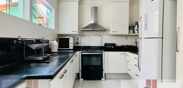 Casa com 5 Quartos para venda ou aluguel, 600m² no Interlagos (Abrantes), Camaçari