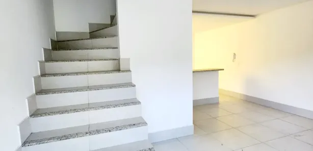 Casa de Condomínio com 3 Quartos para alugar, 120m² no Senador Vasconcelos, Rio de Janeiro