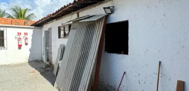 Galpão/Depósito/Armazém à venda, 1245m² no Aracuí, Lauro de Freitas