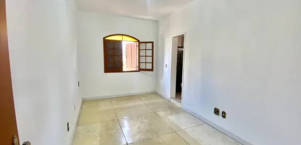 Casa com 2 Quartos para alugar, 70m² no Santa Tereza, Belo Horizonte