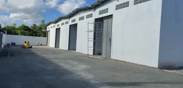 Galpão/Depósito/Armazém para alugar, 250m² no Parque Real Serra Verde, Camaçari