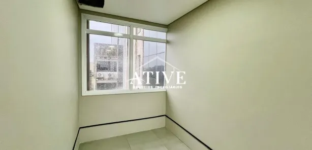 Sala Comercial para alugar, 35m² no Centro, Gravataí