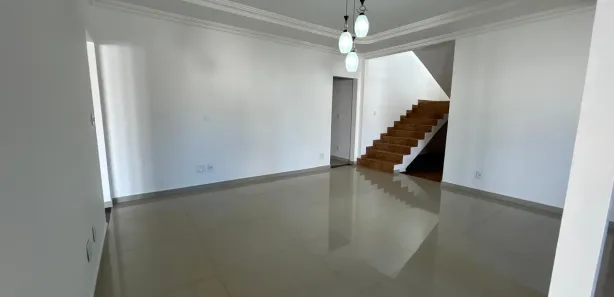 Sobrado com 4 Quartos para alugar, 397m² no Setor Habitacional Vicente Pires, Brasília