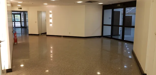 Sala Comercial para alugar, 891m² no Asa Norte, Brasília