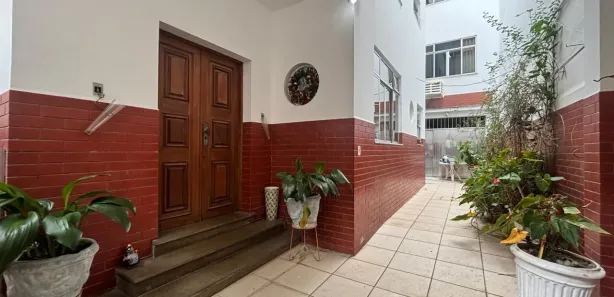 Casa com 5 Quartos para alugar, 200m² no Copacabana, Rio de Janeiro