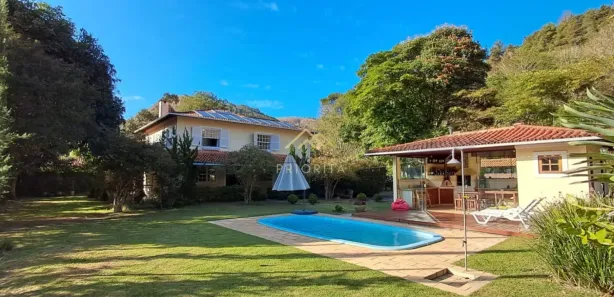 Casa com 5 Quartos para venda ou aluguel, 2000m² no Cuiabá, Petrópolis