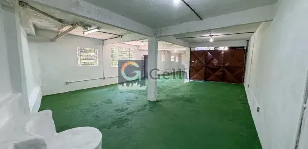 Galpão/Depósito/Armazém para alugar, 155m² no Retiro, Petrópolis