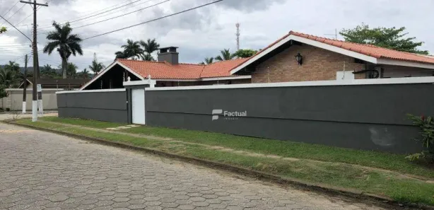 Casa com 3 Quartos para alugar, 250m² no Balneário Praia do Pernambuco, Guarujá