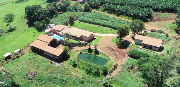 Fazenda/Sítio com 4 Quartos à venda, 31000m² no Área Rural de Arandu, Arandu