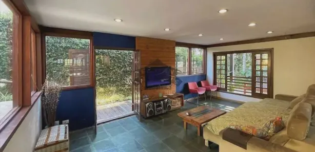 Casa de Condomínio com 4 Quartos à venda, 220m² no Jardim Ana Estela, Carapicuíba