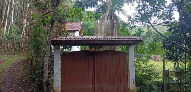 Fazenda/Sítio com 4 Quartos à venda, 2000m² no Centro, Biritiba Mirim