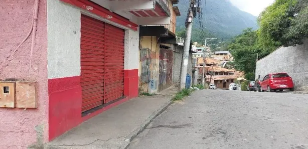Ponto Comercial para alugar, 60m² no Samambaia, Petrópolis