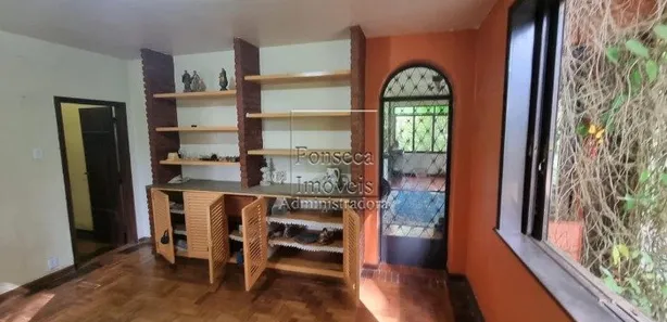 Casa com 7 Quartos para alugar, 275m² no Carangola, Petrópolis