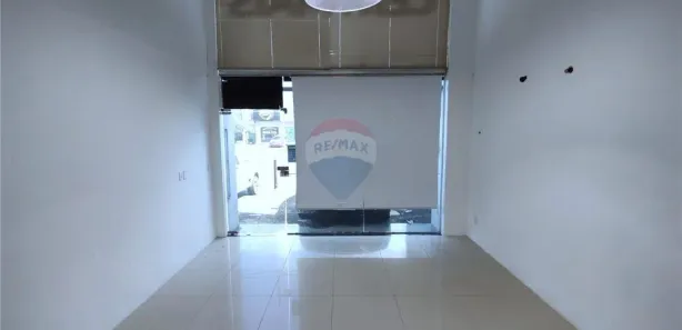Ponto Comercial para alugar, 80m² no Candelária, Natal