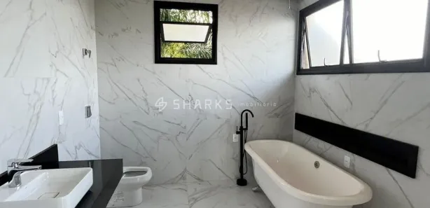 Casa com 3 Quartos à venda, 264m² no Jardins Verona, Goiânia