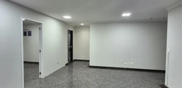 Sala Comercial para alugar, 110m² no Boqueirão, Santos