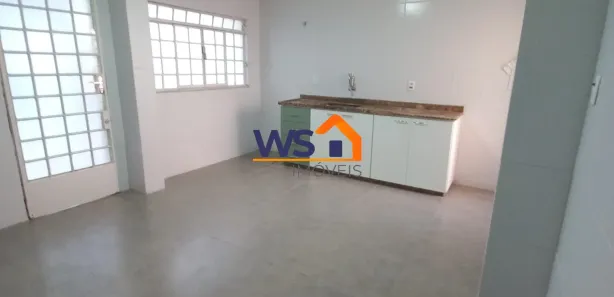 Casa com 4 Quartos para alugar, 256m² no Santa Tereza, Belo Horizonte