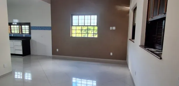 Casa de Condomínio com 3 Quartos para alugar, 200m² no Carangola, Petrópolis