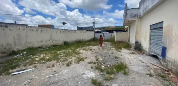 Galpão/Depósito/Armazém com 1 Quarto para alugar, 80m² no Cascalheira (Abrantes), Camaçari