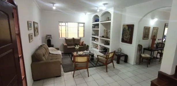 Sobrado com 3 Quartos à venda, 222m² no Jardim Helena Maria, Guarujá