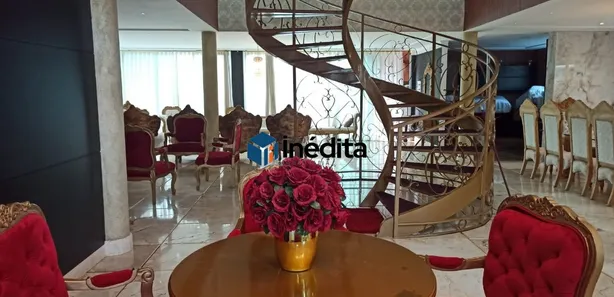 Sobrado com 5 Quartos para alugar, 550m² no Jardins Paris, Goiânia