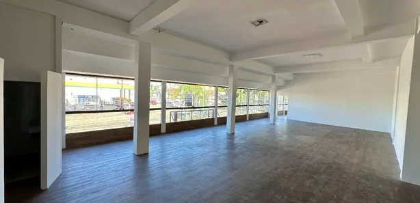Sala Comercial para alugar, 300m² no Nossa Senhora das Graças, Canoas
