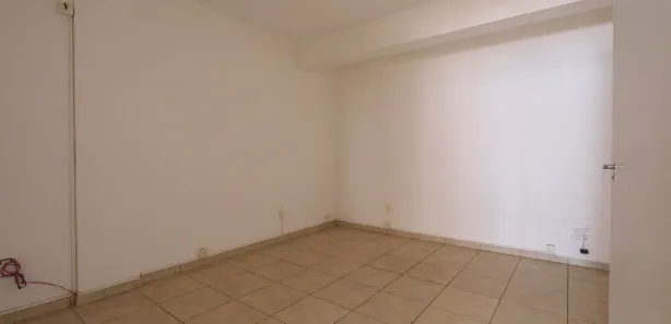 Sala Comercial para alugar, 66m² no Zona Industrial, Brasília
