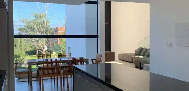 Casa de Condomínio com 4 Quartos para alugar, 394m² no Alphaville (Abrantes), Camaçari