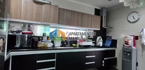 Casa de Condomínio com 5 Quartos à venda, 250m² no Flores, Manaus