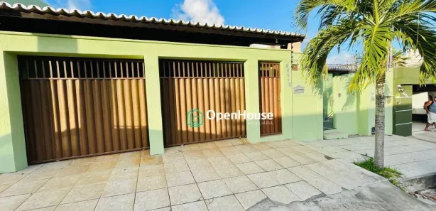 Casa com 3 Quartos para alugar, 185m² no Candelária, Natal