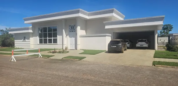 Casa de Condomínio com 5 Quartos para venda ou aluguel, 331m² no Loteamento Caribe, Palmas